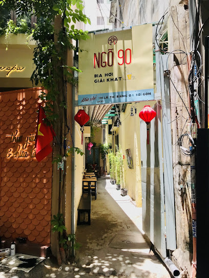 Cơm Gà – Lẩu Gà Lá É Ngõ 90